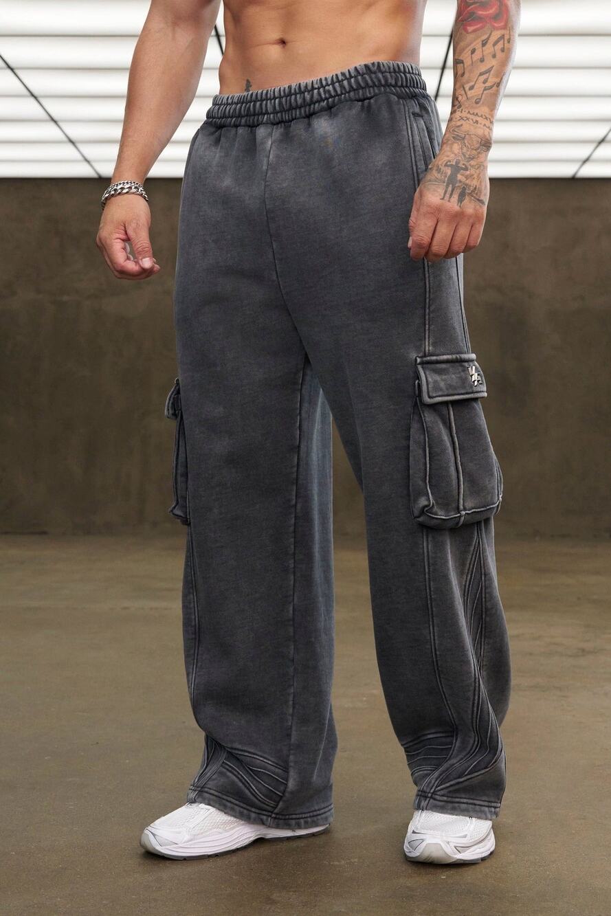 Youngla‎ BATMAN ARMORED SWEATS NWT size XL